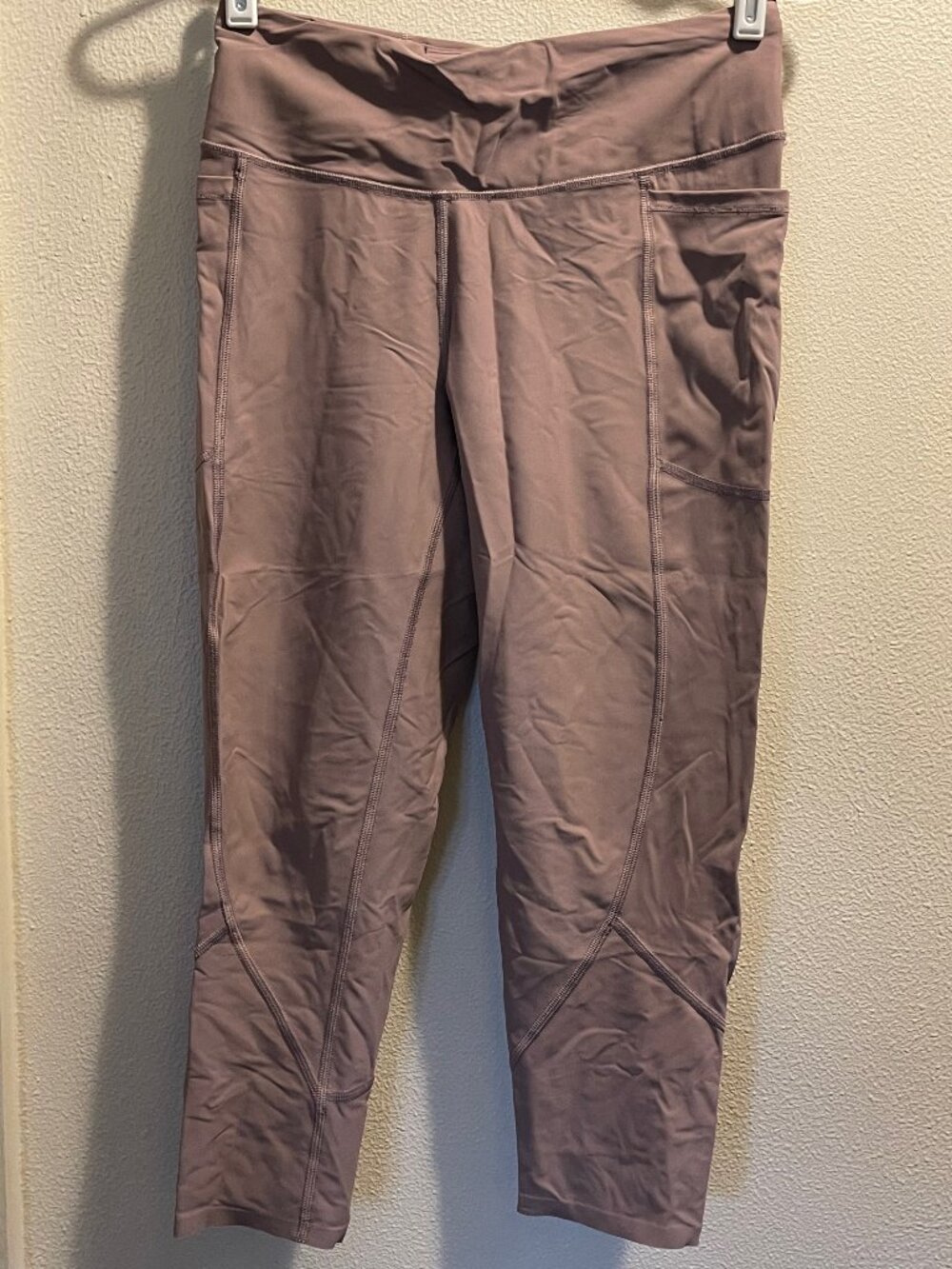Victoria's Secret VSX Sport Total Knockout Capri lavendar legging RARE Medium
